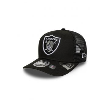 Sapca trucker cu capsa pe partea din spate 9SEVENTY Las Vegas Raiders - Alb/Negru