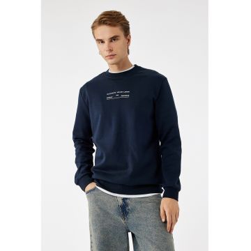 Bluza de trening cu decolteu la baza gatului si text - Bleumarin