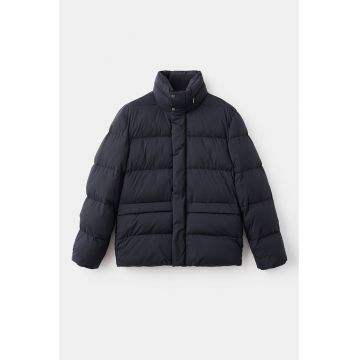 Geaca cu finisaj rezistent la apa si guler mediu - Albastru ultramarin