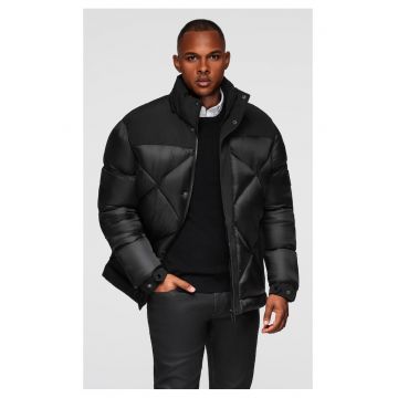 Geaca cu gluga si matlasare geometrica  OM-JAHP-0237 - Negru