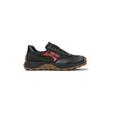Pantofi sport cu segmente de piele ecologica - Negru/Coral