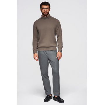 Pulover din bumbac cu guler inalt si model uni - Maro taupe