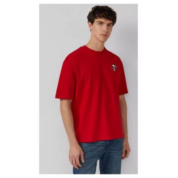 Tricou barbati cu grafica Peanuts® - croiala lejera si decolteu la baza gatului - Rosu