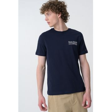 Tricou cu decolteu la baza gatului si logo