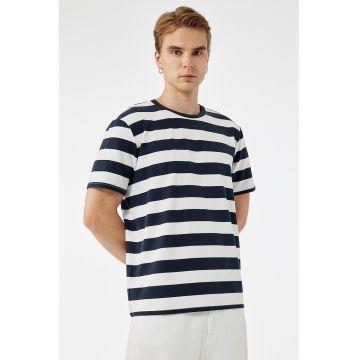 Tricou supradimensionat cu decolteu la baza gatului - Alb/Bleumarin