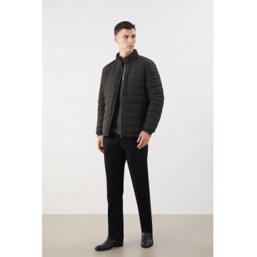 Geaca matlasata cu fermoar - Negru