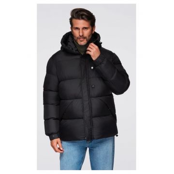 Geacă matlasată cu glugă cu închidere înaltă  OM-JAHP-0238 - Negru