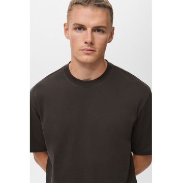 Tricou lejer cu decolteu la baza gatului - Maro inchis