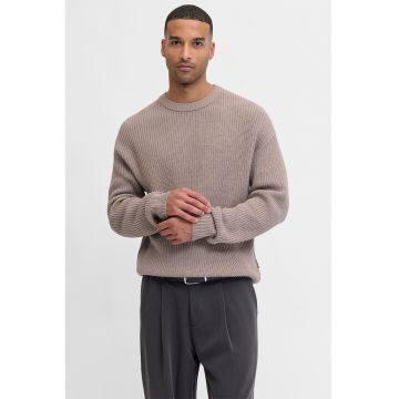 Pulover cu maneci cazute si decolteu la baza gatului - Grej