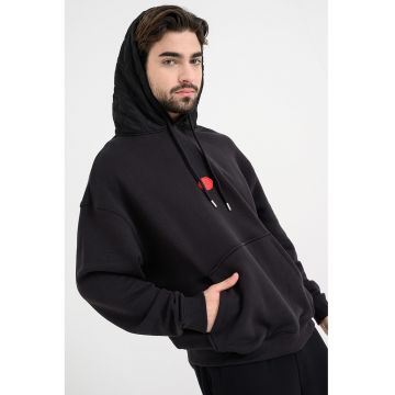 Hanorac cu logo stampila si buzunar kangaroo - Negru