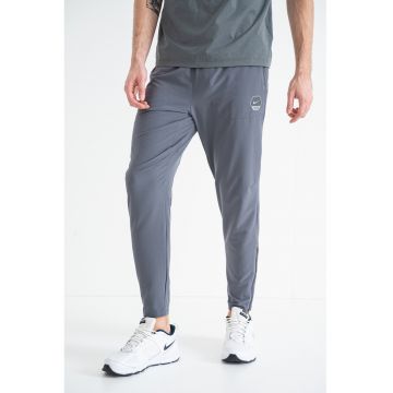Pantaloni conici de trening cu logo - Kaki