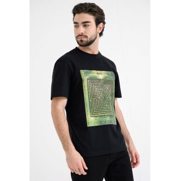 Tricou cu decolteu la baza gatului si imprimeu frontal - Verde/Negru
