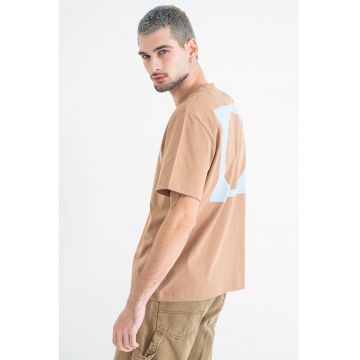 Tricou cu decolteu la baza gatului si logo - Caramel