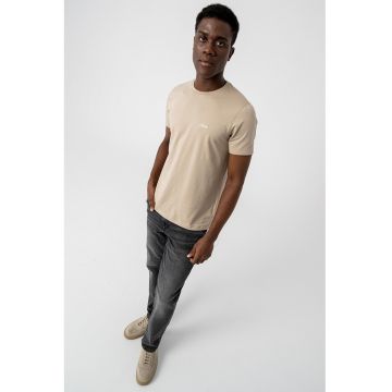 Tricou slim fit cu decolteu la baza gatului - Maro nisip