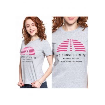 Tricou T-Shirt -  Sunset Tee - Croi: Slim Fit - Compozitie Material: 100% Bumbac - Inchidere: Fara - Model Dominant: Print - M - Gri - 1 Bucata