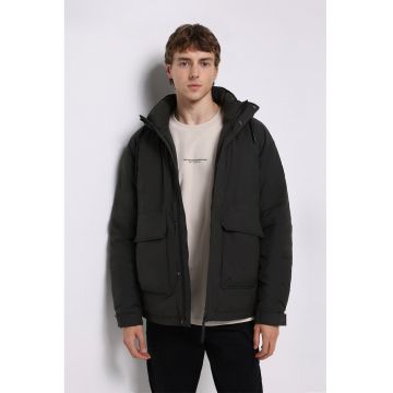 Geaca cu buzunar cu clapa - Negru stins