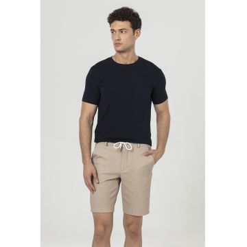 Pantaloni scurti cu model texturat si snur in talie - Maro nisip