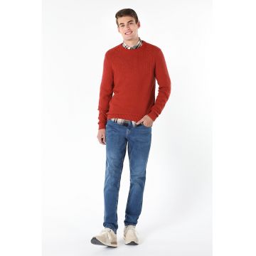 Pulover cu decolteu la baza gatului - Rosu