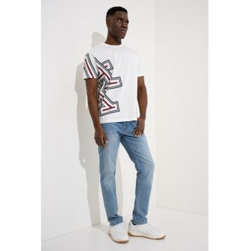 Tricou cu decolteu la baza gatului si logo supradimensionat - Alb/Visiniu/Albastru ultramarin