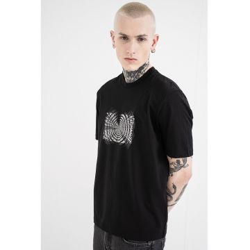 Tricou cu decolteu la baza gatului si model grafic - Alb murdar/Negru