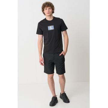 Tricou cu imprimeu si decolteu la baza gatului - Negru/Albastru prafuit