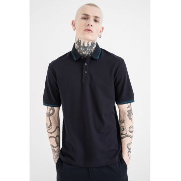Tricou polo regular fit cu terminatie contrastanta - Albastru petrol/Bleumarin