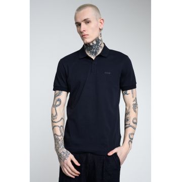 Tricou polo slim fit cu detaliu logo - Bleumarin