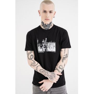 Tricou regular fit cu model grafic - Alb murdar/Negru