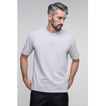 Tricou supradimensionat cu aplicatie pe piept