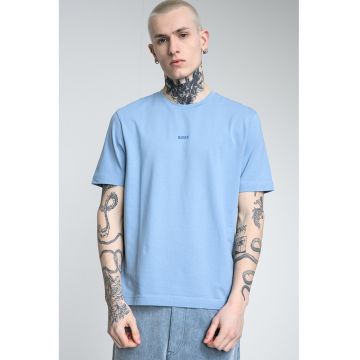 Tricou cu decolteu la baza gatului si logo discret