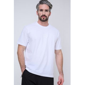 Tricou cu decolteu la baza gatului si logo discret - Alb optic