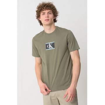 Tricou cu imprimeu si decolteu la baza gatului - Verde feriga