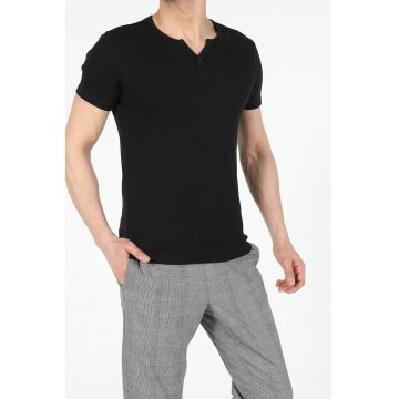 Tricou slim fit cu fenta cu nasturi - Negru