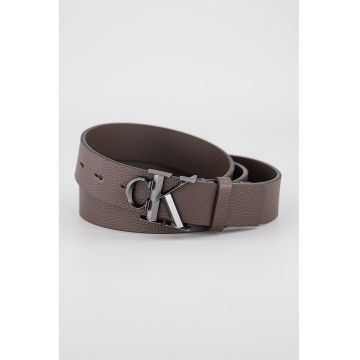 Curea din piele cu logo metalic - Maro inchis