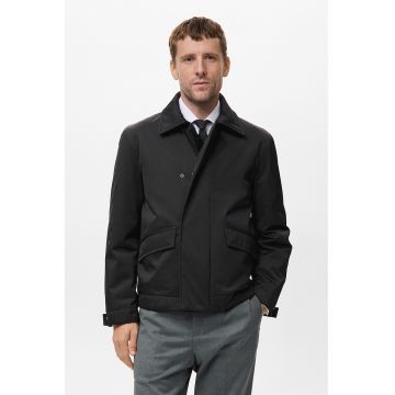 Jacheta cu finisaj impermeabil si buzunare - Negru