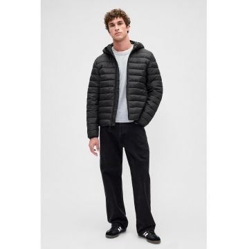 Jacheta usoara cu aplicatie logo discreta - Negru