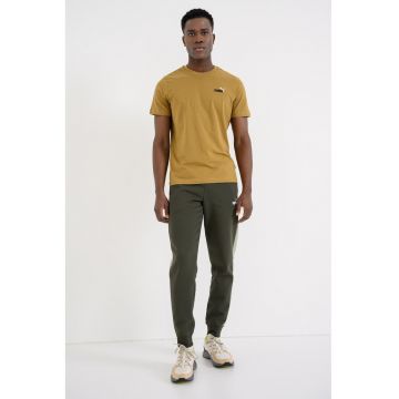 Tricou de bumbac cu decolteu la baza gatului si logo brodat ESS 2 - Verde masliniu