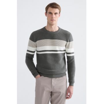 Pulover tricotat fin cu dungi - Alb/Gri inchis/Bej deschis
