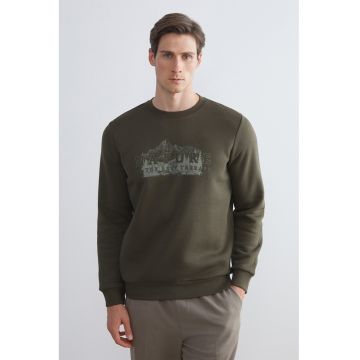 Bluza de trening cu decolteu la baza gatului si imprimeu - Maro inchis