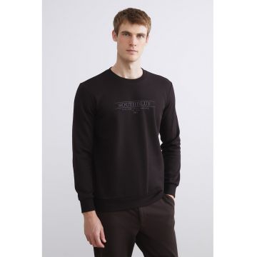 Bluza de trening cu decolteu la baza gatului si imprimeu text - Negru