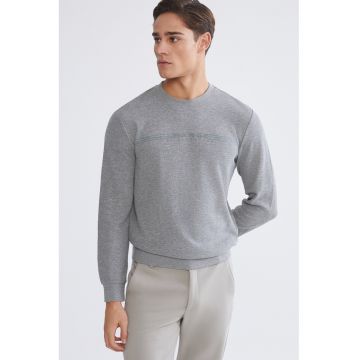 Bluza de trening cu decolteu la baza gatului si text - Gri melange