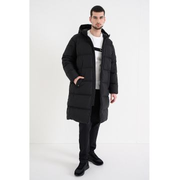 Geaca lunga cu umplutura de puf si gluga - Negru