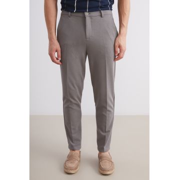 Pantaloni slim-fit cu pliuri