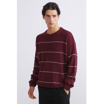 Pulover lejer cu model in dungi - Alb/Visiniu