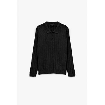 Pulover polo tricotat fin cu fenta cu nasturi