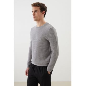 Pulover regular fit cu decolteu la baza gatului