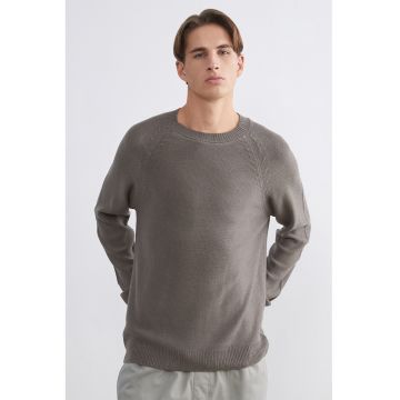 Pulover tricotat fin cu maneci raglan - Maro