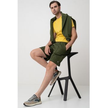 Tricou de bumbac cu decolteu la baza gatului