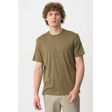 Tricou regular fit cu decolteu la baza gatului