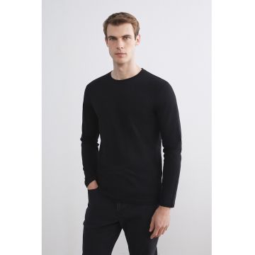 Bluza slim-fit cu decolteu la baza gatului - Negru
